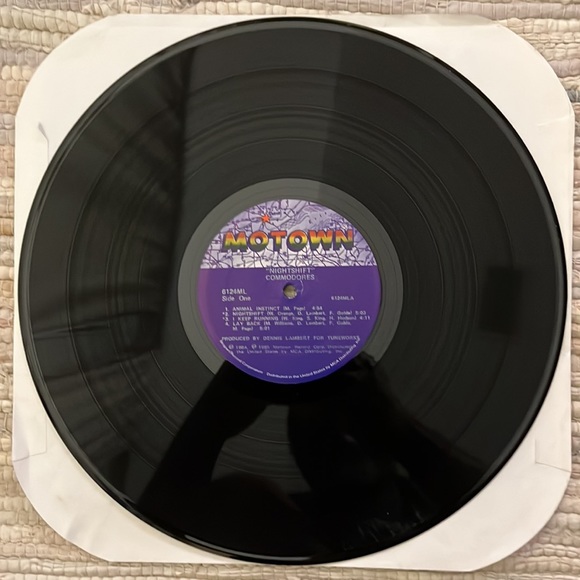 Commodores - “Nightshift” Vinyl LP - Picture 3 of 5